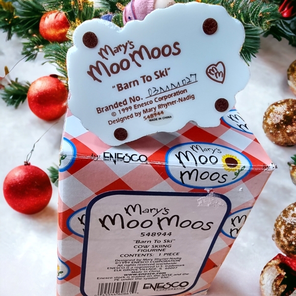 Mary's Moo Moos "Barn to Ski" 1999 Limited Edition Figurine - Picture 5 of 8